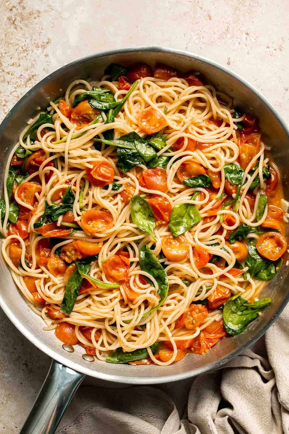 One Pot Pasta with Cherry Tomatoes (Meghan Markle Pasta) is a simple, creamy, and flavorful dish made in one pan for maximum flavor and minimal cleanup. | aheadofthyme.com