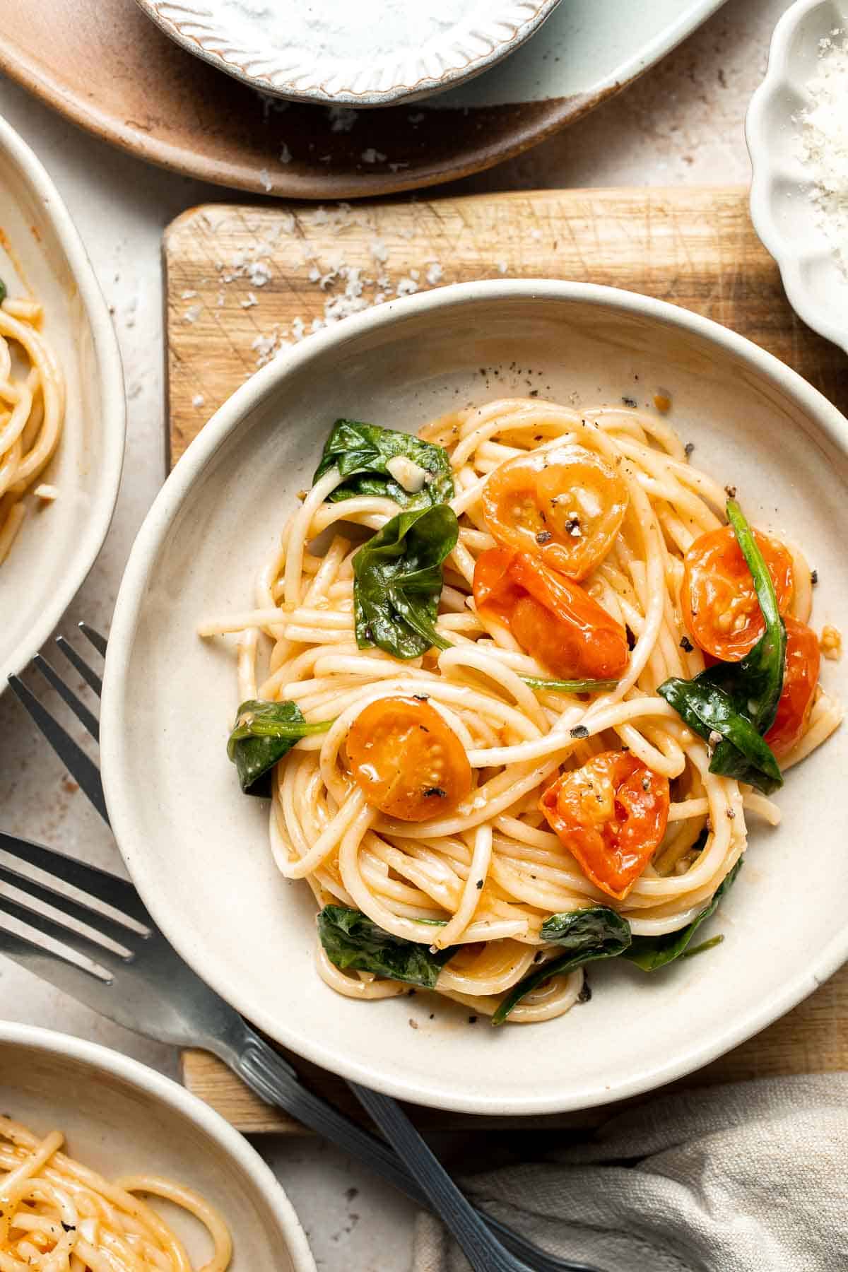 One Pot Pasta with Cherry Tomatoes (Meghan Markle Pasta) is a simple, creamy, and flavorful dish made in one pan for maximum flavor and minimal cleanup. | aheadofthyme.com