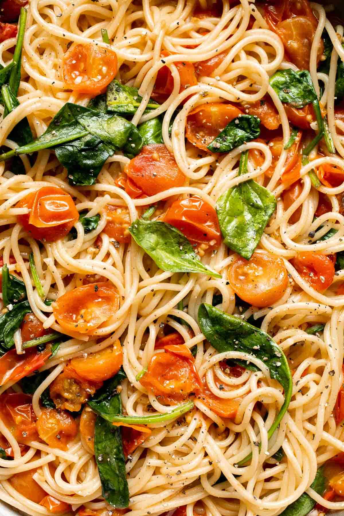 One Pot Pasta with Cherry Tomatoes (Meghan Markle Pasta) is a simple, creamy, and flavorful dish made in one pan for maximum flavor and minimal cleanup. | aheadofthyme.com