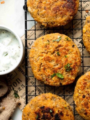 Crispy lentil patties made with red lentils and mushrooms served with creamy tzatziki sauce.